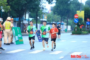 BƯỚC CHẠY CHÀO XUÂN THÀNH PHỐ QUẢNG NGÃI 2024 - Ảnh #1231870