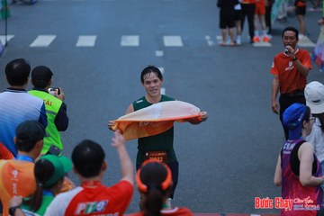 BƯỚC CHẠY CHÀO XUÂN THÀNH PHỐ QUẢNG NGÃI 2024 - Ảnh #1251621