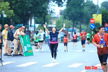 BƯỚC CHẠY CHÀO XUÂN THÀNH PHỐ QUẢNG NGÃI 2024 - Ảnh #1231235