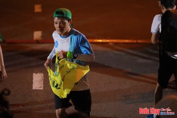 BƯỚC CHẠY CHÀO XUÂN THÀNH PHỐ QUẢNG NGÃI 2024 - Ảnh #1241145