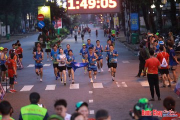 BƯỚC CHẠY CHÀO XUÂN THÀNH PHỐ QUẢNG NGÃI 2024 - Ảnh #1250225