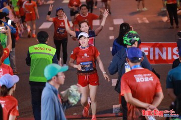 BƯỚC CHẠY CHÀO XUÂN THÀNH PHỐ QUẢNG NGÃI 2024 - Ảnh #1249806