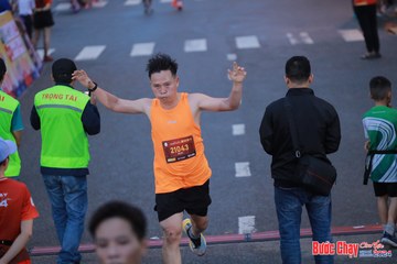 BƯỚC CHẠY CHÀO XUÂN THÀNH PHỐ QUẢNG NGÃI 2024 - Ảnh #1250769