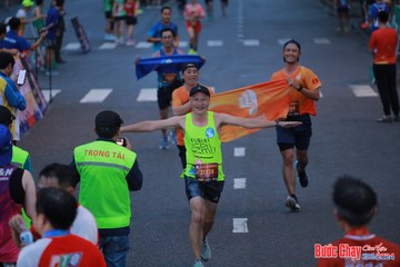 BƯỚC CHẠY CHÀO XUÂN THÀNH PHỐ QUẢNG NGÃI 2024 - Ảnh #1251020