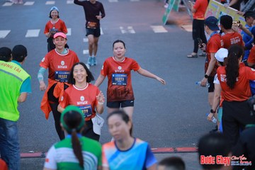 BƯỚC CHẠY CHÀO XUÂN THÀNH PHỐ QUẢNG NGÃI 2024 - Ảnh #1250961