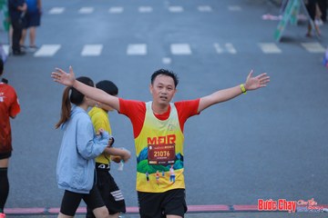 BƯỚC CHẠY CHÀO XUÂN THÀNH PHỐ QUẢNG NGÃI 2024 - Ảnh #1252097