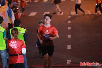 BƯỚC CHẠY CHÀO XUÂN THÀNH PHỐ QUẢNG NGÃI 2024 - Ảnh #1249517