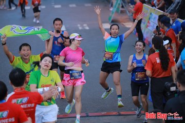 BƯỚC CHẠY CHÀO XUÂN THÀNH PHỐ QUẢNG NGÃI 2024 - Ảnh #1250936