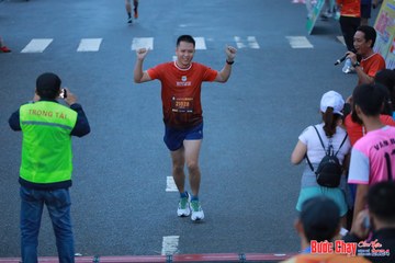 BƯỚC CHẠY CHÀO XUÂN THÀNH PHỐ QUẢNG NGÃI 2024 - Ảnh #1251339