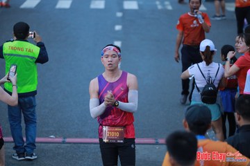BƯỚC CHẠY CHÀO XUÂN THÀNH PHỐ QUẢNG NGÃI 2024 - Ảnh #1251358