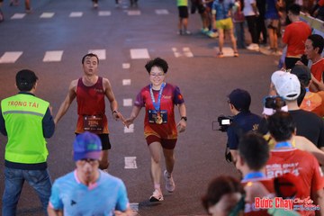 BƯỚC CHẠY CHÀO XUÂN THÀNH PHỐ QUẢNG NGÃI 2024 - Ảnh #1250077