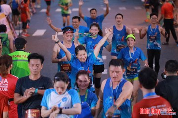 BƯỚC CHẠY CHÀO XUÂN THÀNH PHỐ QUẢNG NGÃI 2024 - Ảnh #1250239