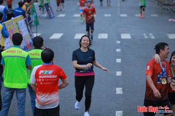 BƯỚC CHẠY CHÀO XUÂN THÀNH PHỐ QUẢNG NGÃI 2024 - Ảnh #1251876