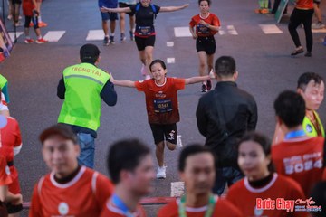 BƯỚC CHẠY CHÀO XUÂN THÀNH PHỐ QUẢNG NGÃI 2024 - Ảnh #1250312