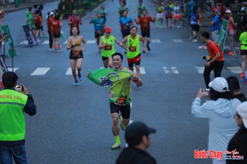 BƯỚC CHẠY CHÀO XUÂN THÀNH PHỐ QUẢNG NGÃI 2024 - Ảnh #1251721