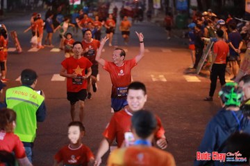 BƯỚC CHẠY CHÀO XUÂN THÀNH PHỐ QUẢNG NGÃI 2024 - Ảnh #1249535