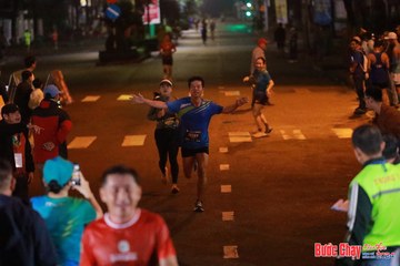 BƯỚC CHẠY CHÀO XUÂN THÀNH PHỐ QUẢNG NGÃI 2024 - Ảnh #1242695
