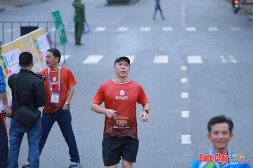 BƯỚC CHẠY CHÀO XUÂN THÀNH PHỐ QUẢNG NGÃI 2024 - Ảnh #1252201