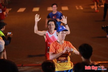 BƯỚC CHẠY CHÀO XUÂN THÀNH PHỐ QUẢNG NGÃI 2024 - Ảnh #1249061