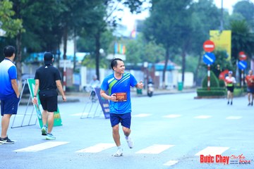 BƯỚC CHẠY CHÀO XUÂN THÀNH PHỐ QUẢNG NGÃI 2024 - Ảnh #1232370