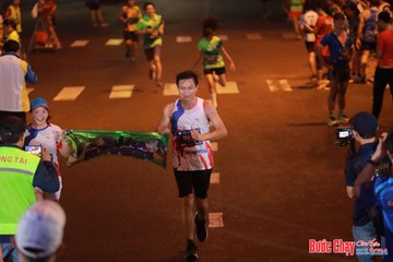 BƯỚC CHẠY CHÀO XUÂN THÀNH PHỐ QUẢNG NGÃI 2024 - Ảnh #1249021