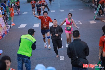 BƯỚC CHẠY CHÀO XUÂN THÀNH PHỐ QUẢNG NGÃI 2024 - Ảnh #1250595