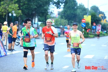 BƯỚC CHẠY CHÀO XUÂN THÀNH PHỐ QUẢNG NGÃI 2024 - Ảnh #1231368