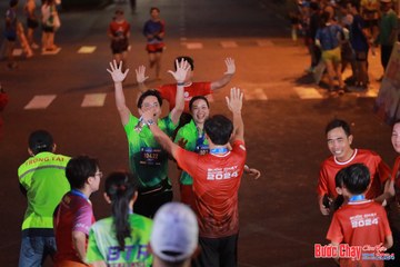 BƯỚC CHẠY CHÀO XUÂN THÀNH PHỐ QUẢNG NGÃI 2024 - Ảnh #1249307