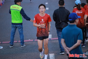 BƯỚC CHẠY CHÀO XUÂN THÀNH PHỐ QUẢNG NGÃI 2024 - Ảnh #1250761