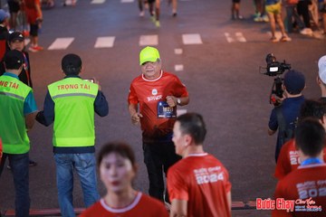 BƯỚC CHẠY CHÀO XUÂN THÀNH PHỐ QUẢNG NGÃI 2024 - Ảnh #1250054