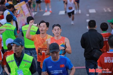 BƯỚC CHẠY CHÀO XUÂN THÀNH PHỐ QUẢNG NGÃI 2024 - Ảnh #1250734