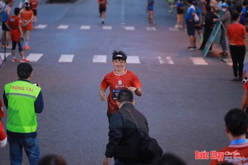 BƯỚC CHẠY CHÀO XUÂN THÀNH PHỐ QUẢNG NGÃI 2024 - Ảnh #1250386