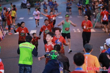 BƯỚC CHẠY CHÀO XUÂN THÀNH PHỐ QUẢNG NGÃI 2024 - Ảnh #1250207