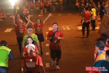 BƯỚC CHẠY CHÀO XUÂN THÀNH PHỐ QUẢNG NGÃI 2024 - Ảnh #1248799