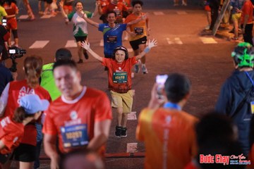 BƯỚC CHẠY CHÀO XUÂN THÀNH PHỐ QUẢNG NGÃI 2024 - Ảnh #1249556