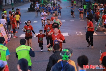 BƯỚC CHẠY CHÀO XUÂN THÀNH PHỐ QUẢNG NGÃI 2024 - Ảnh #1250203