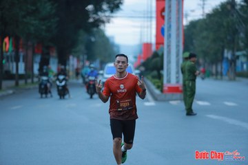 BƯỚC CHẠY CHÀO XUÂN THÀNH PHỐ QUẢNG NGÃI 2024 - Ảnh #1236874