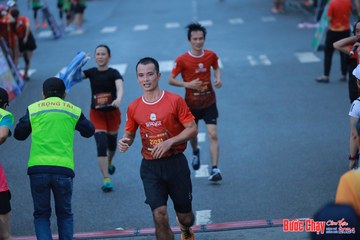 BƯỚC CHẠY CHÀO XUÂN THÀNH PHỐ QUẢNG NGÃI 2024 - Ảnh #1251241