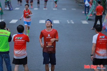 BƯỚC CHẠY CHÀO XUÂN THÀNH PHỐ QUẢNG NGÃI 2024 - Ảnh #1251881