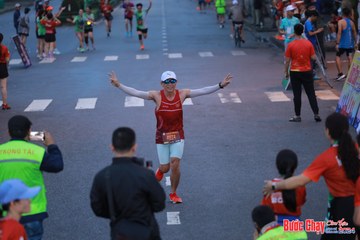 BƯỚC CHẠY CHÀO XUÂN THÀNH PHỐ QUẢNG NGÃI 2024 - Ảnh #1250831