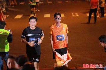 BƯỚC CHẠY CHÀO XUÂN THÀNH PHỐ QUẢNG NGÃI 2024 - Ảnh #1248757