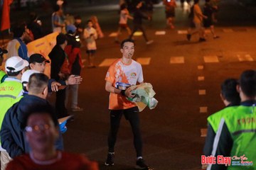 BƯỚC CHẠY CHÀO XUÂN THÀNH PHỐ QUẢNG NGÃI 2024 - Ảnh #1243158