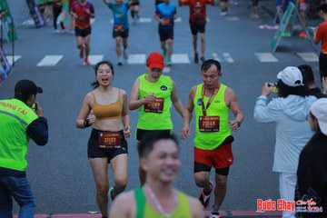 BƯỚC CHẠY CHÀO XUÂN THÀNH PHỐ QUẢNG NGÃI 2024 - Ảnh #1251732