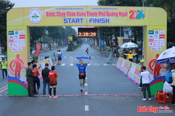 BƯỚC CHẠY CHÀO XUÂN THÀNH PHỐ QUẢNG NGÃI 2024 - Ảnh #1252111