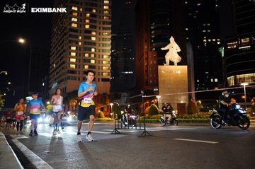 HO CHI MINH CITY NIGHT RUN EXIMBANK 2024 - Ảnh #1989758
