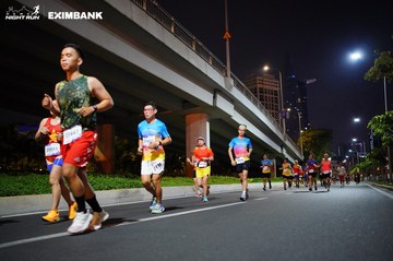 HO CHI MINH CITY NIGHT RUN EXIMBANK 2024 - Ảnh #1988875