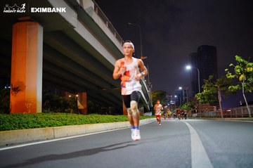HO CHI MINH CITY NIGHT RUN EXIMBANK 2024 - Ảnh #1988639