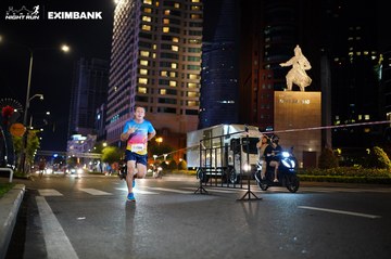 HO CHI MINH CITY NIGHT RUN EXIMBANK 2024 - Ảnh #1989270