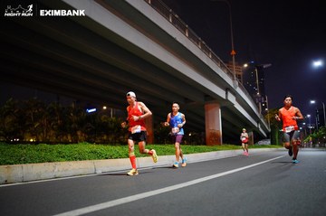 HO CHI MINH CITY NIGHT RUN EXIMBANK 2024 - Ảnh #1988696