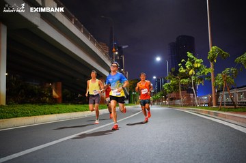 HO CHI MINH CITY NIGHT RUN EXIMBANK 2024 - Ảnh #1988584